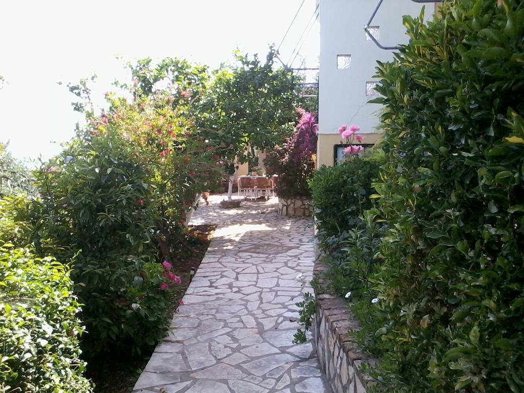 Butterfly Appartments Barbati Ngoại thất bức ảnh